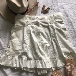 SHEIN White high waisted ruffled shorts W POCKETS